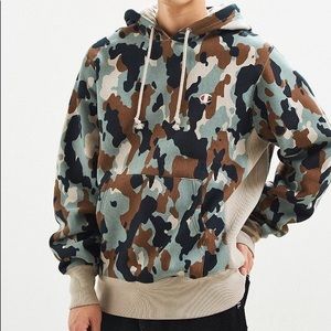 Vintage Champion X Urban Outfitters Reverse Weave Camo Hoodie